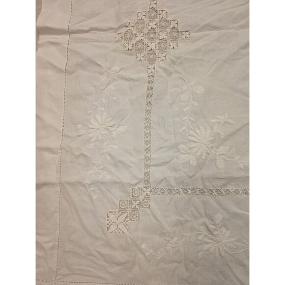 Vintage White Linen Tablecloth With Floral Embroidery & Crochet Details 48x48 In - Picture 4 of 10
